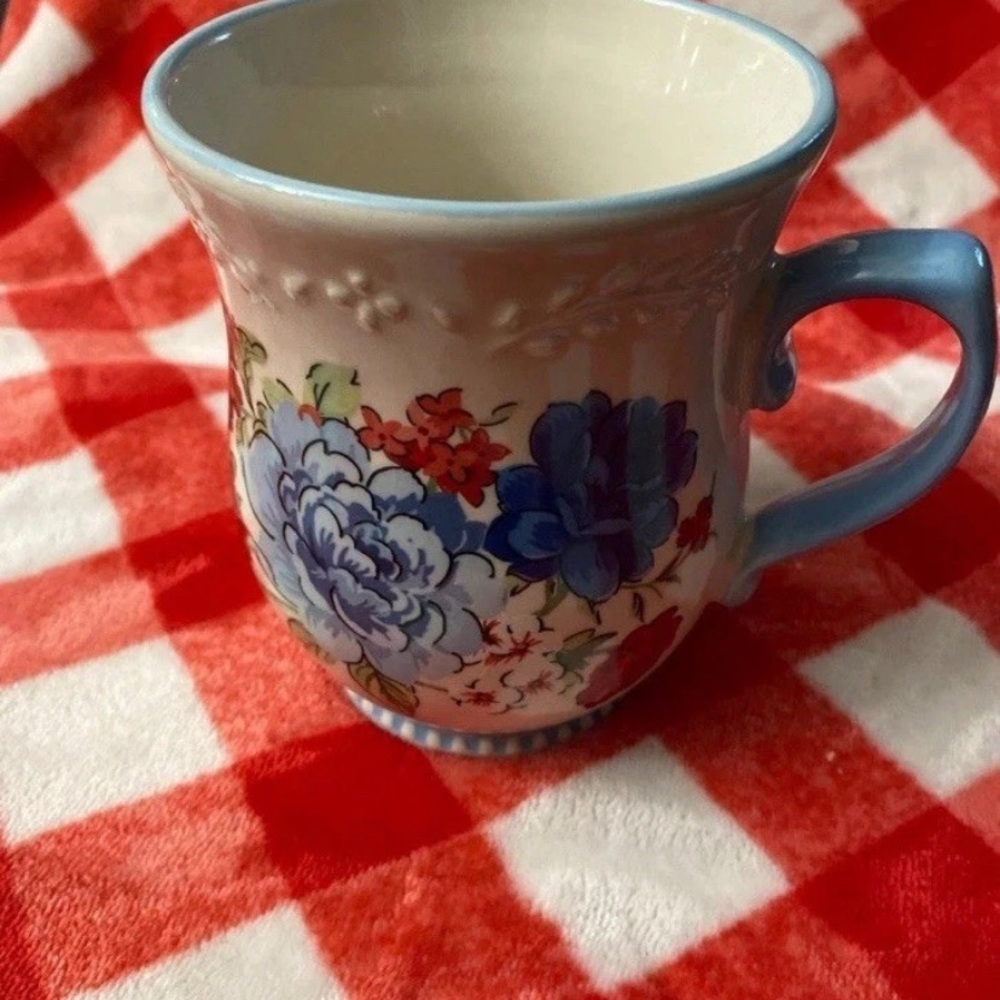 Pioneer Woman Classic Warm White Mug